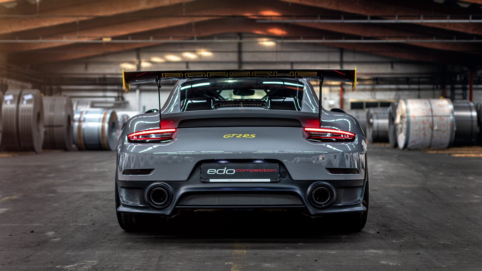 开云·Kaiyun网页版-西甲逆转奇迹：坚韧不拔的精神在场上闪耀，西甲冠军悬念