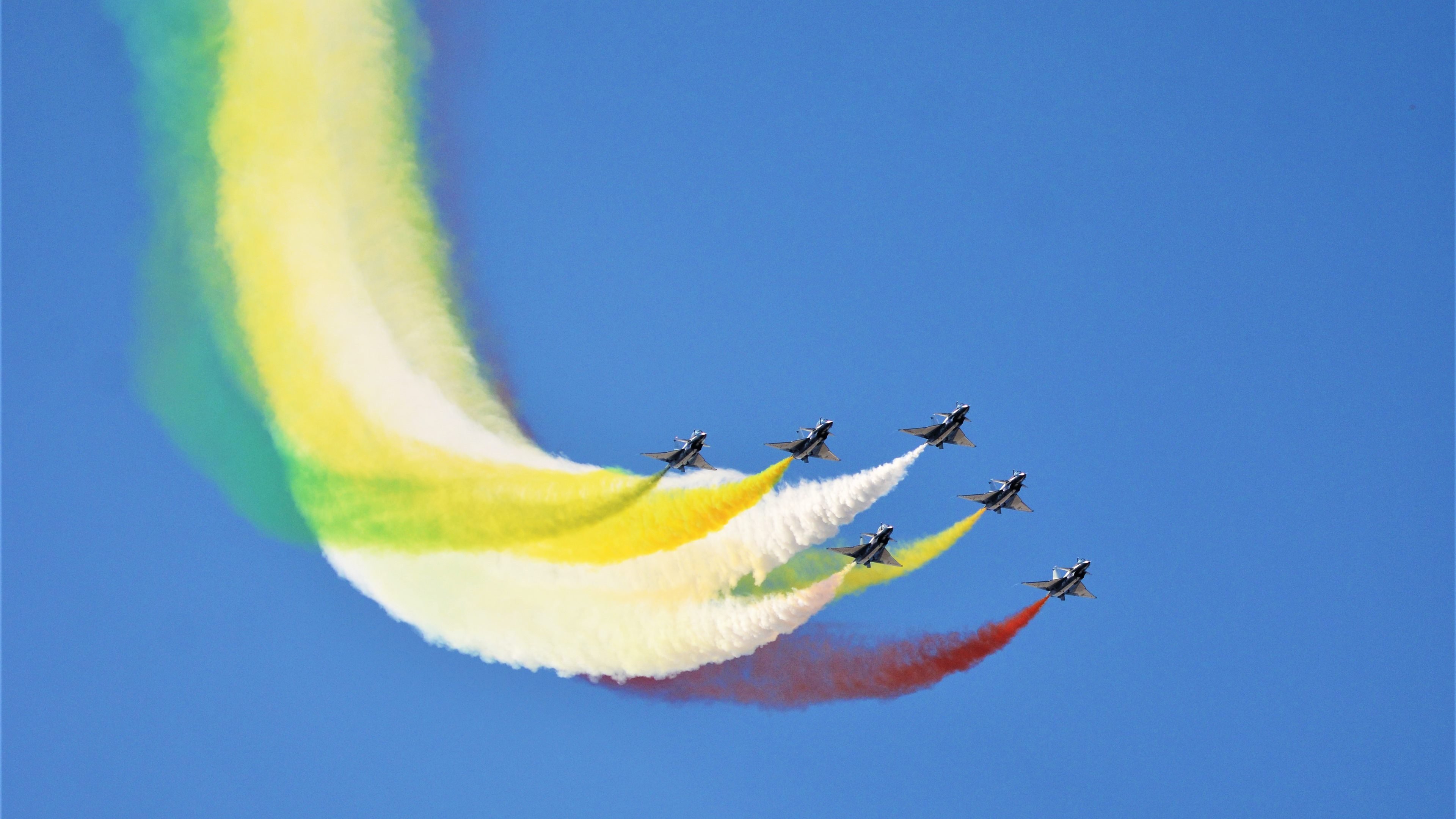 kaiyun登录入口-英超争冠激烈：胜负变幻无常，悬念不断，英超冠军争夺