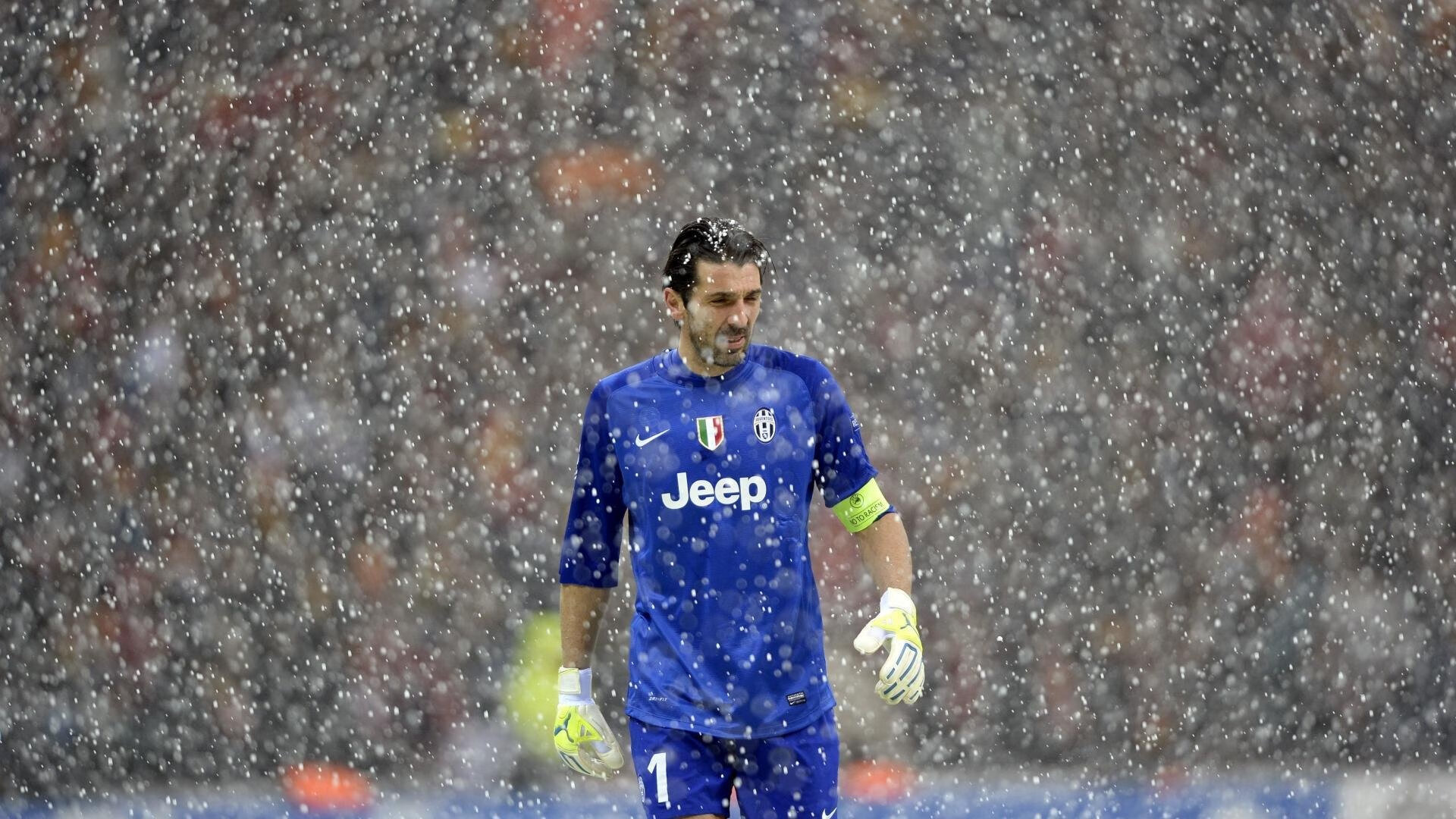 德甲赛场新战术出现，球队战术多样化，德甲新赛季